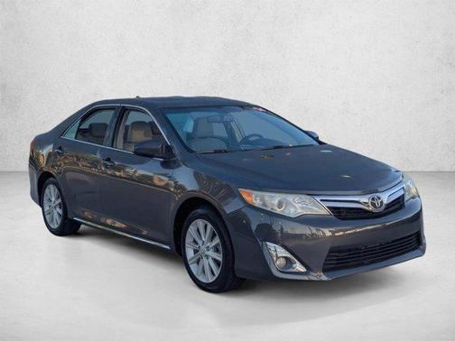 Magnetic Gray Metallic 2014 Toyota Camry XLE