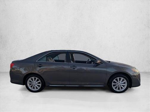 Magnetic Gray Metallic 2014 Toyota Camry XLE