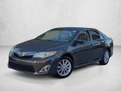 Magnetic Gray Metallic 2014 Toyota Camry XLE