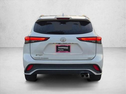 Wind Chill Pearl 2023 Toyota Highlander XSE