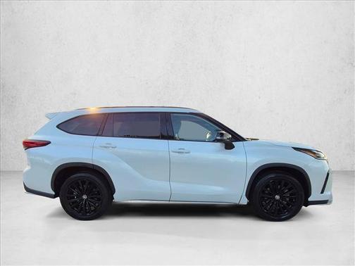 Wind Chill Pearl 2023 Toyota Highlander XSE