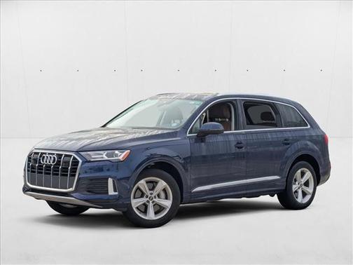 2022 Audi Q7 45 Premium Plus