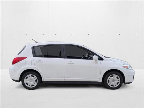 2011 Nissan Versa 1.8 S