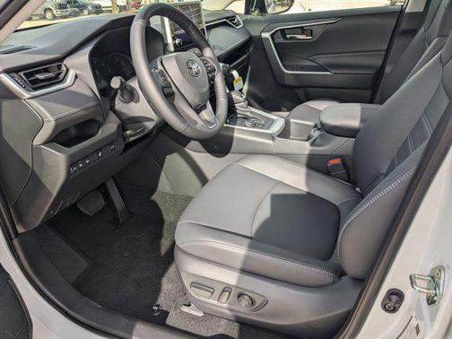 2025 Toyota RAV4 Hybrid XLE Premium