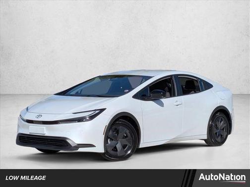 2025 Toyota Prius LE