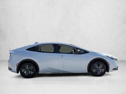2025 Toyota Prius LE