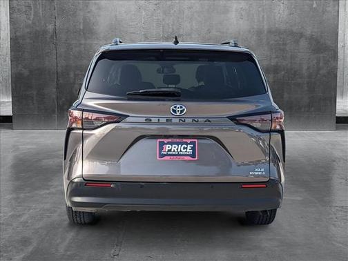 2023 Toyota Sienna XLE 8 Passenger