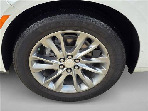 White Frost Tricoat 2022 Buick Enclave FWD Avenir