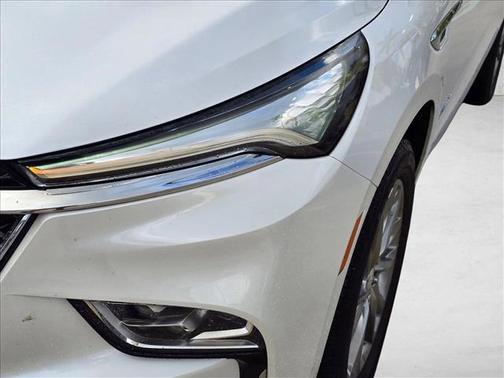 White Frost Tricoat 2022 Buick Enclave FWD Avenir