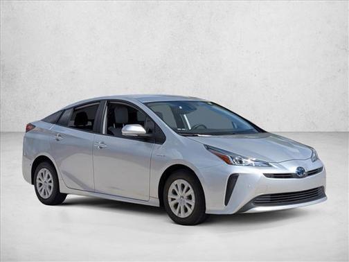 2022 Toyota Prius LE
