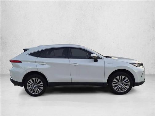 Blizzard Pearl 2021 Toyota Venza XLE