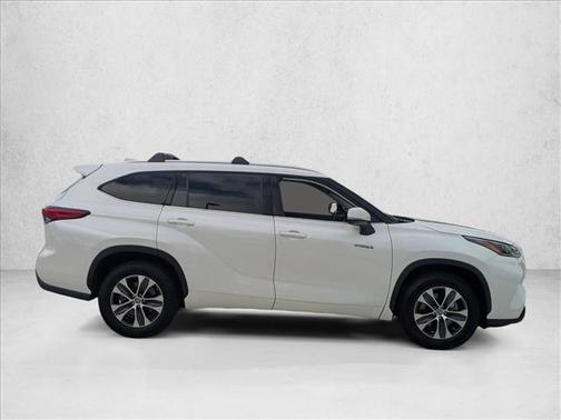 2021 Toyota Highlander Hybrid XLE