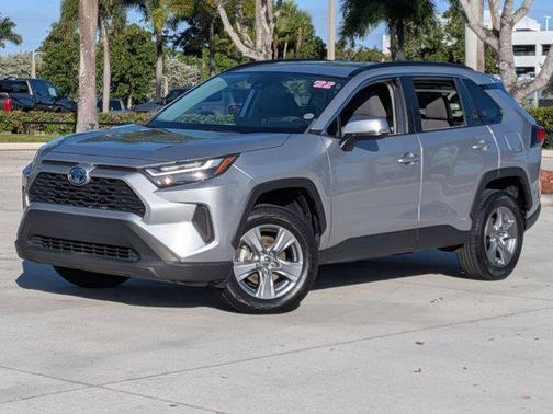 2022 Toyota RAV4 Hybrid XLE