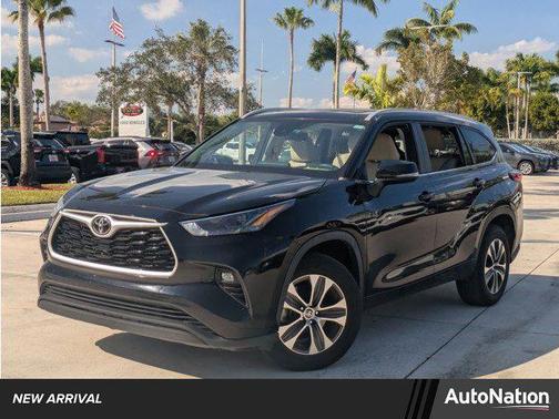2023 Toyota Highlander XLE
