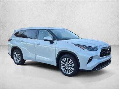 Wind Chill Pearl 2026 Toyota Highlander Hybrid Platinum