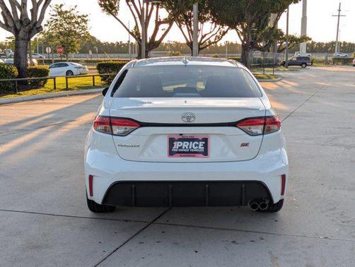 Ice Cap 2023 Toyota Corolla SE