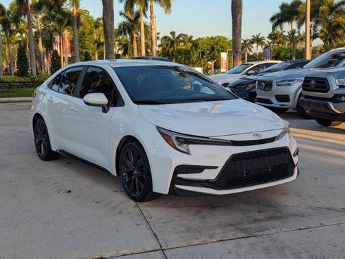 Ice Cap 2023 Toyota Corolla SE