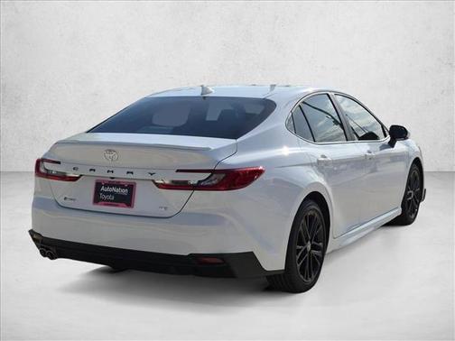 Ice Cap 2026 Toyota Camry SE