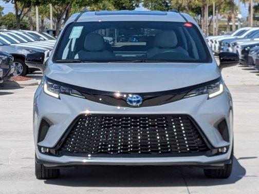 2025 Toyota Sienna XSE 7 Passenger