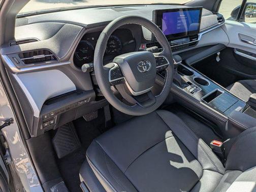 2025 Toyota Sienna XSE 7 Passenger