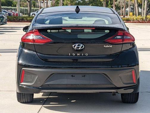 2017 Hyundai IONIQ Hybrid Limited