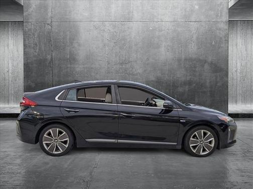 2017 Hyundai IONIQ Hybrid Limited