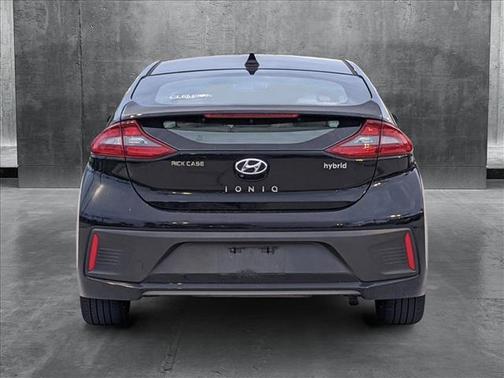 2017 Hyundai IONIQ Hybrid Limited