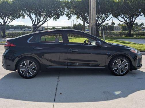 2017 Hyundai IONIQ Hybrid Limited