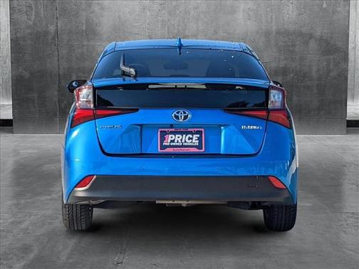 2022 Toyota Prius LE