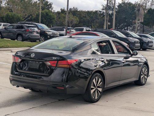 2021 Nissan Altima 2.5 SV