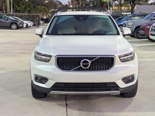 2021 Volvo XC40 T4 Momentum