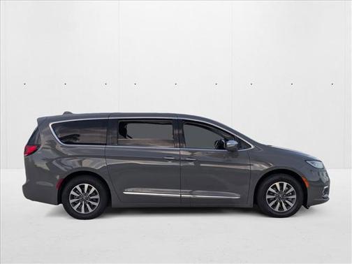 2022 Chrysler Pacifica Hybrid Limited
