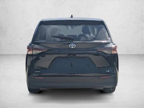 2025 Toyota Sienna LE