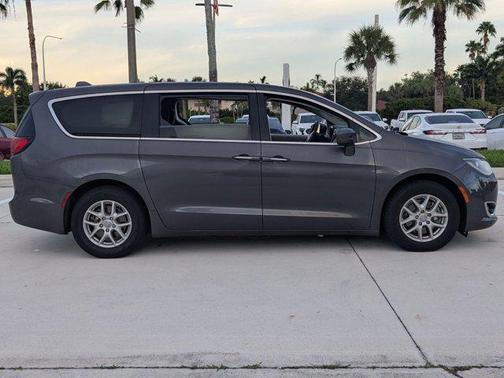 2020 Chrysler Pacifica Touring