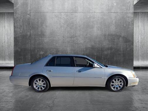 2009 Cadillac DTS 1SB