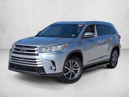 Celestial Silver Metallic 2019 Toyota Highlander XLE