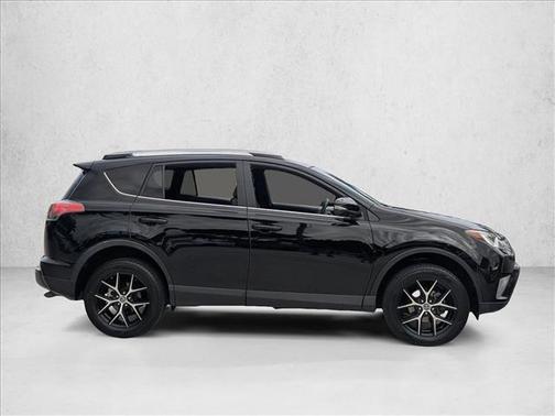 2017 Toyota RAV4 SE