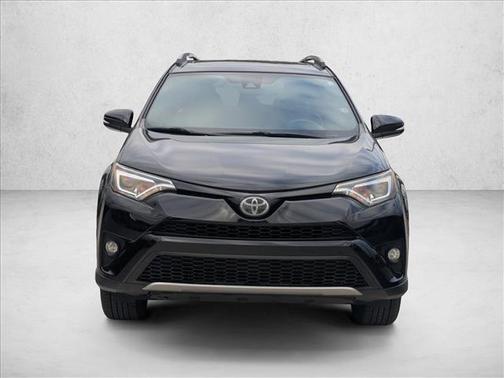 2017 Toyota RAV4 SE