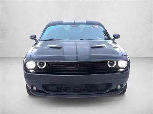 Pitch Black Clearcoat 2016 Dodge Challenger SXT