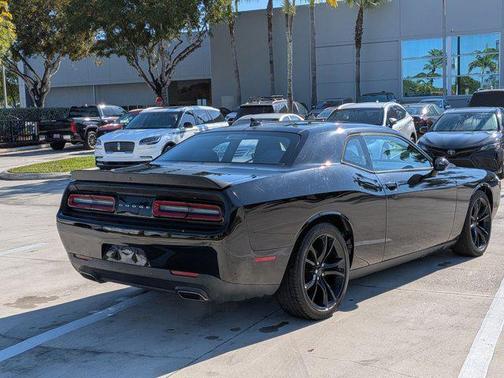 2016 Dodge Challenger SXT