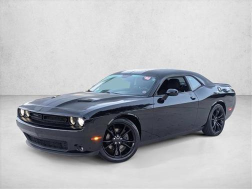 Pitch Black Clearcoat 2016 Dodge Challenger SXT