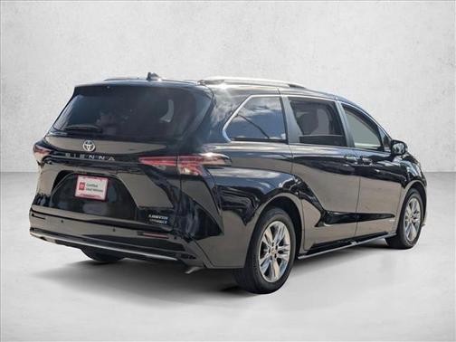 2021 Toyota Sienna Limited 7-Passenger