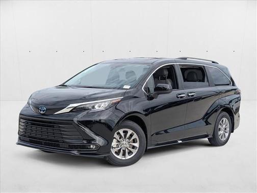 2025 Toyota Sienna XLE 7 Passenger