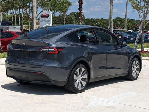 2021 Tesla Model Y Standard Range Rear-Wheel Drive