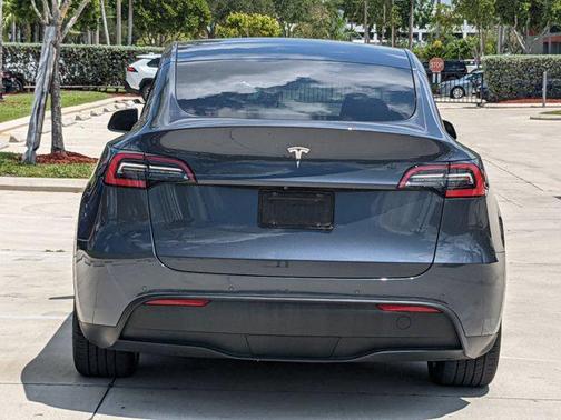2021 Tesla Model Y Standard Range Rear-Wheel Drive