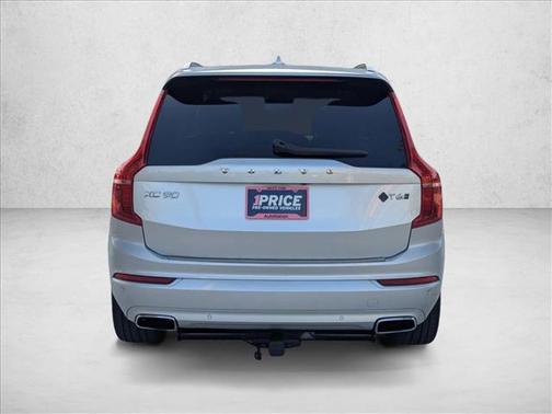 Bright Silver Metallic 2020 Volvo XC90 T6 Momentum