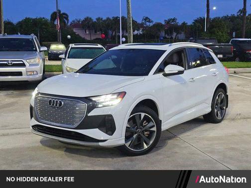 Glacier White Metallic 2022 Audi Q4 e-tron Prestige 50 quattro