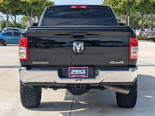 2022 RAM 2500 Big Horn Crew Cab 4x4 6'4' Box