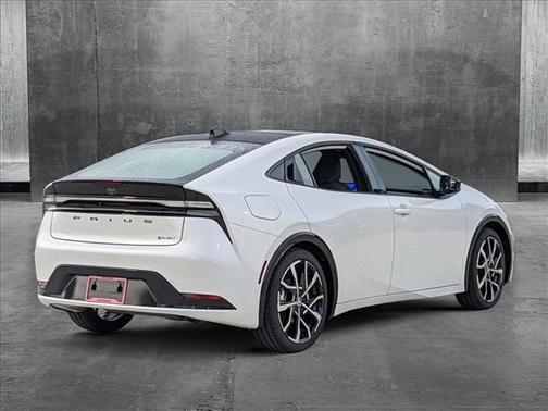 2025 Toyota Prius L