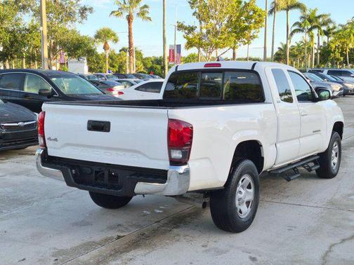 Ice Cap 2023 Toyota Tacoma SR5